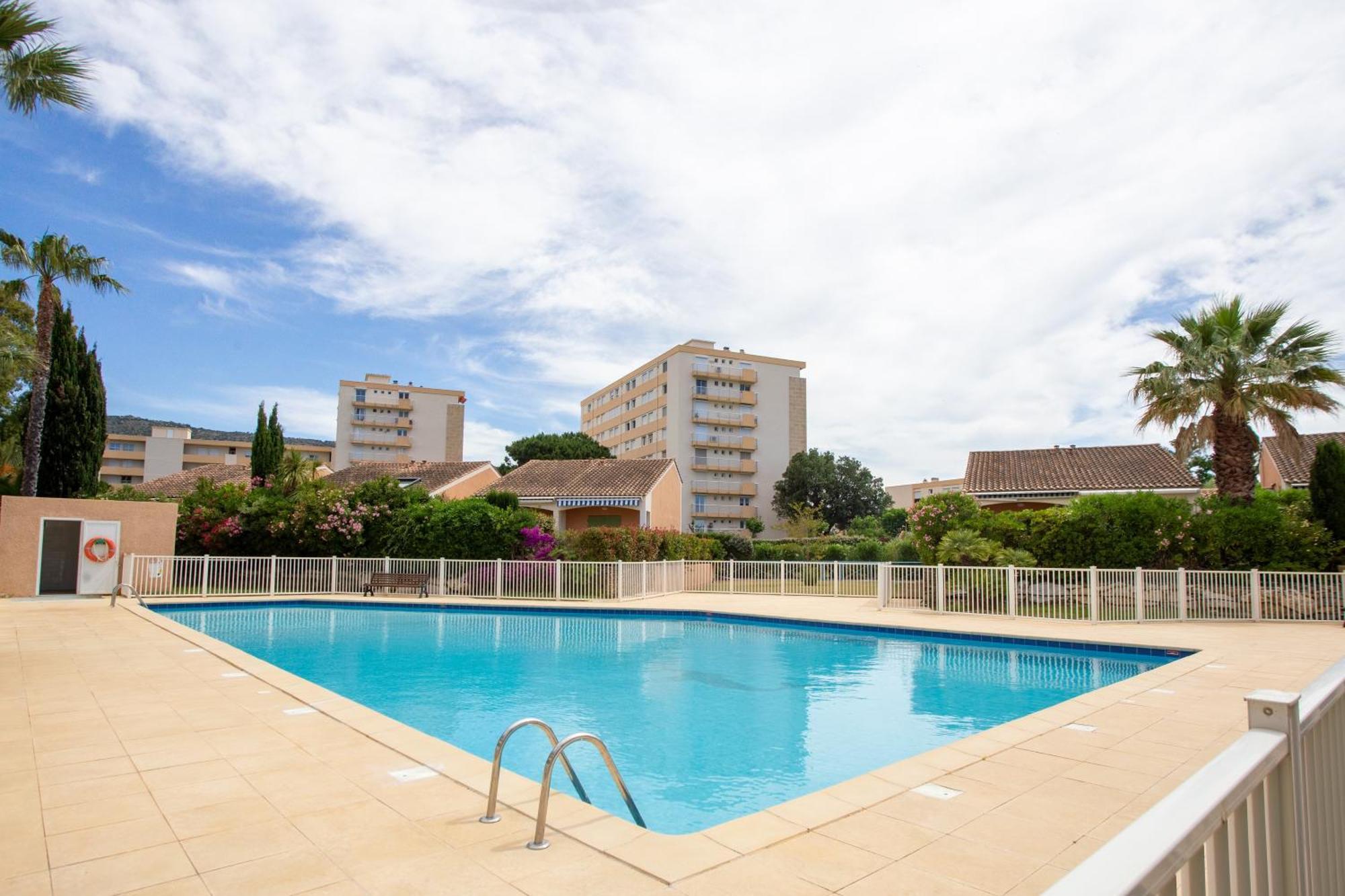 Lou Estrella - Appt 4P Avec Piscine Proche Plage Le Lavandou Exterior foto